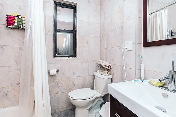 Rented by Nooklyn NYC LLC | media 25