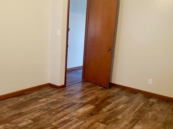 4th image of 310-312 E 5th St