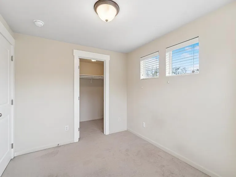 814 28th Ave S — Photo 16