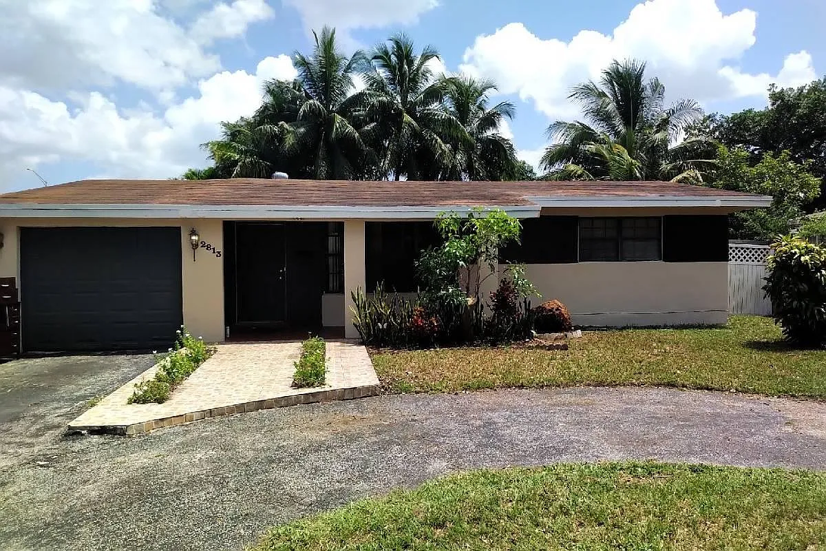 2813 Acapulco Dr — Photo 1