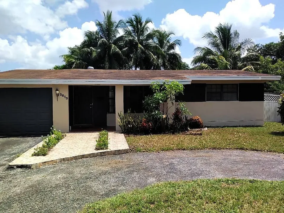 2813 Acapulco Dr