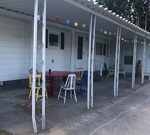 4th image of 420 N 1st Ave