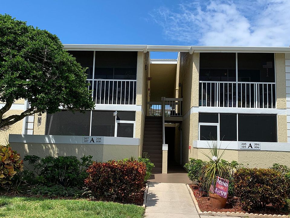 1st image of 1565 SE Royal Green Cir #108