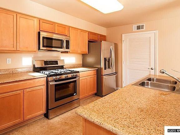 Granite counters and new stainless steel appliances