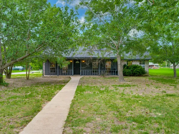 448 S Bryson St, Bogata, TX 75417