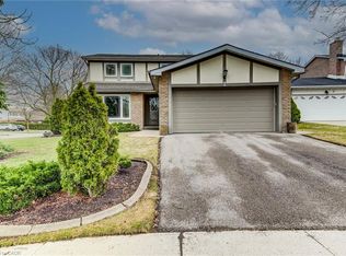 2 Blue Spruce Ct, Kitchener, ON N2N 1L1