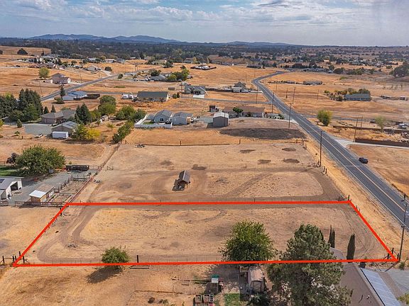 3rd image of 2765 Village Dr