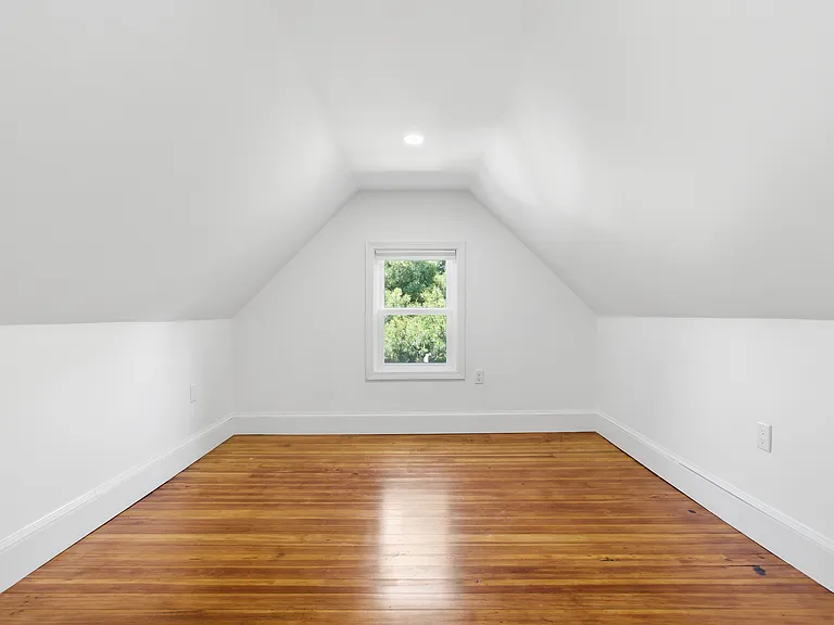 35 Williams St — Photo 15
