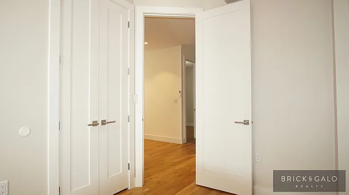 Rented by BRICK & GALO REALTY CORP | media 32