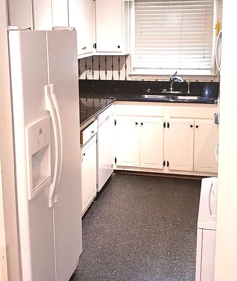 302 Patriot Ln #B — Photo 11