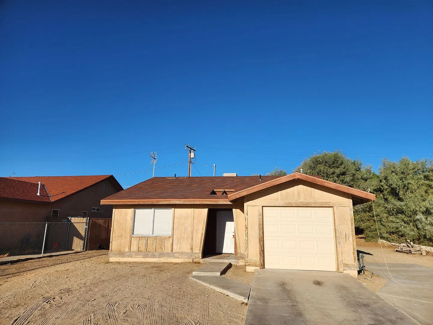 Newly Updated 2 Bedroom Home — Photo 2