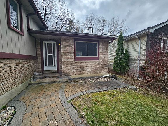 4th image of 914 Janette St