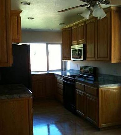 3rd image of 141 Parkhaven Dr