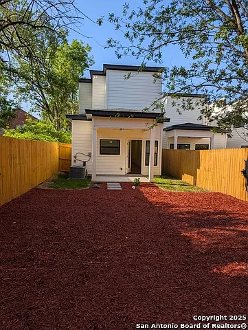 627 Essex St — Photo 24