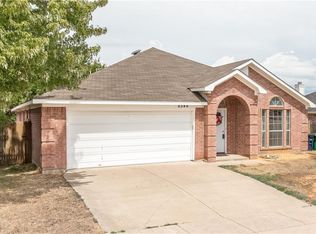 8544 Cove Meadow Ln, Fort Worth, TX 76123