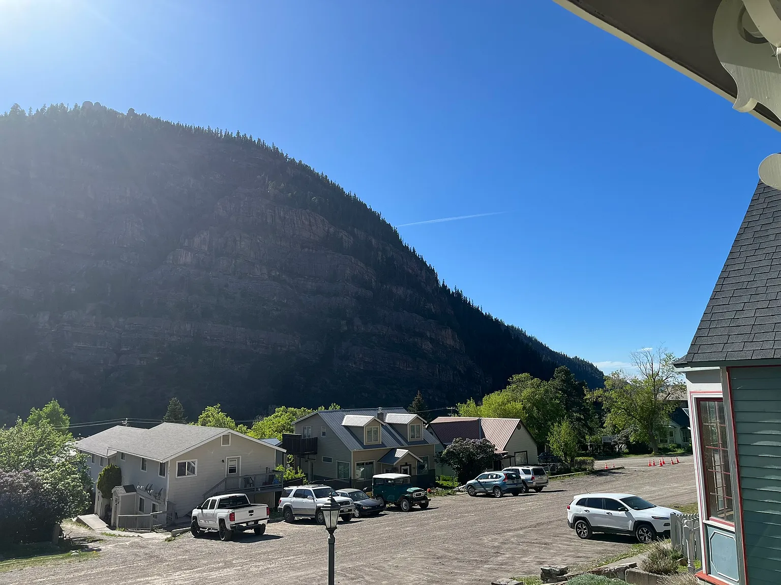 4 bed, 2512 sqft, $4,000 — Photo 3