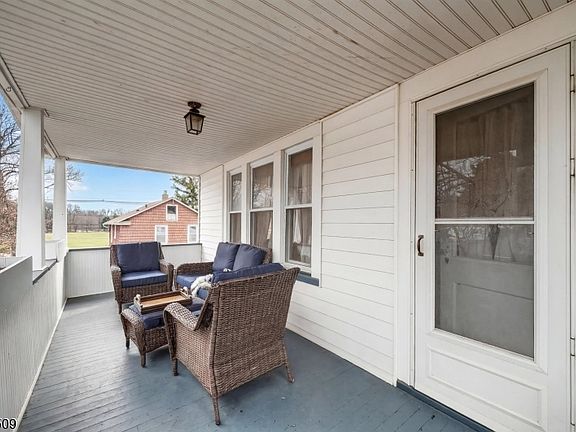3rd image of 10 Brookside Ave