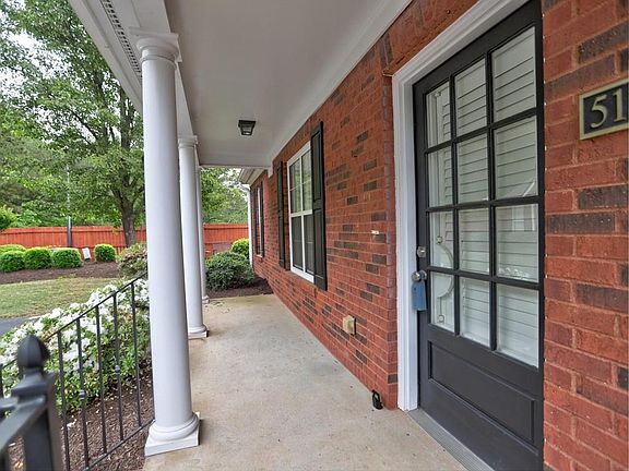 4th image of 512 Courtyard Way