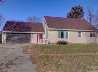 908 S 2nd Ave W, Newton, IA 50208