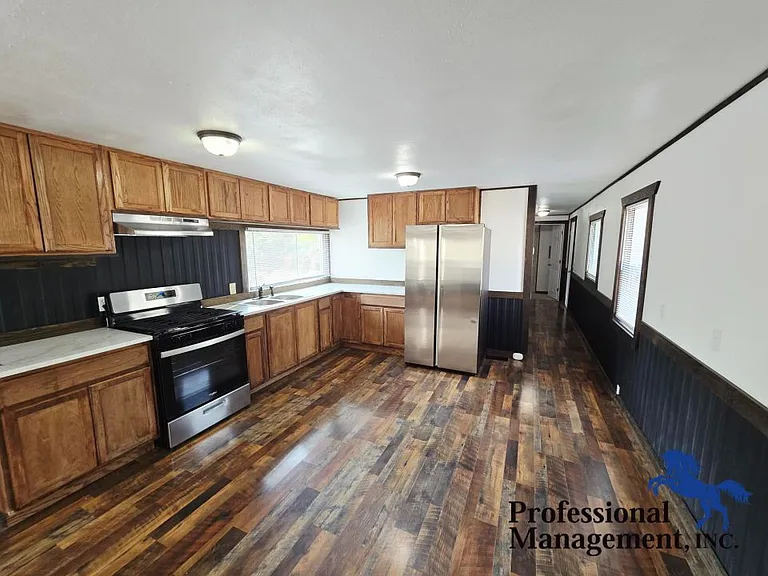 431 Badger Sq — Photo 3
