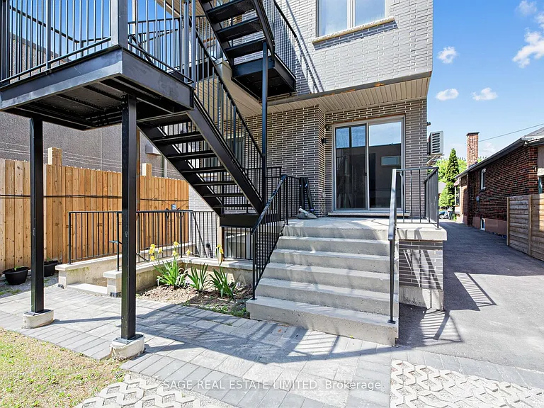909 Castlefield Ave #1 — Photo 31