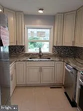 4 bed, 2005 sqft, $2,700 — Photo 3