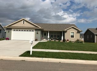 N9066 Lilac Rd, Menasha, WI 54952