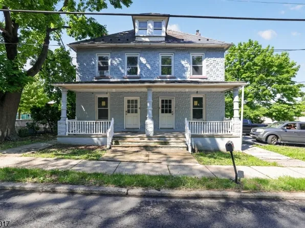 582 Roseberry St, Phillipsburg Town, NJ 08865