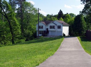 1401 Chessingham Dr, Maryville, TN 37801