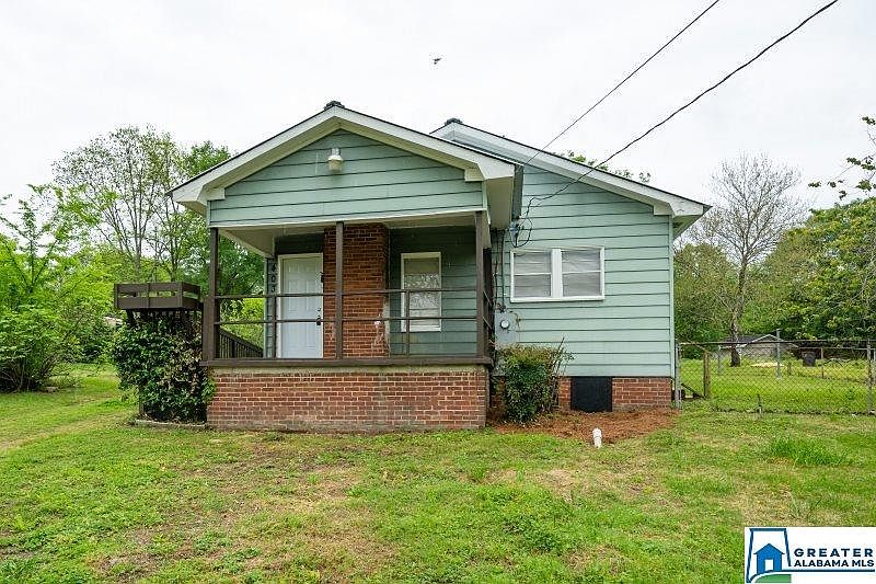 1st image of 403 4th St SE