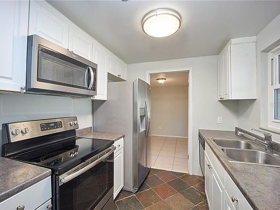 5th image of 2763 Dovewood St