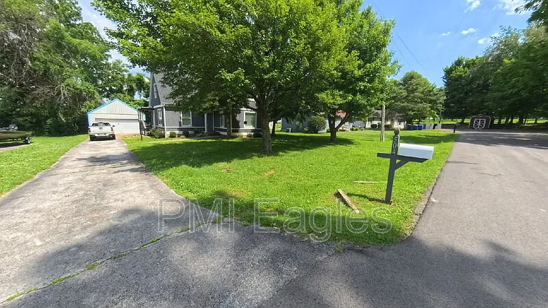 3 bed, 2.0 bath, 1400 sqft, $1,800 — Photo 4