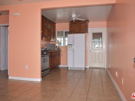 5th image of 2253 E 95th St