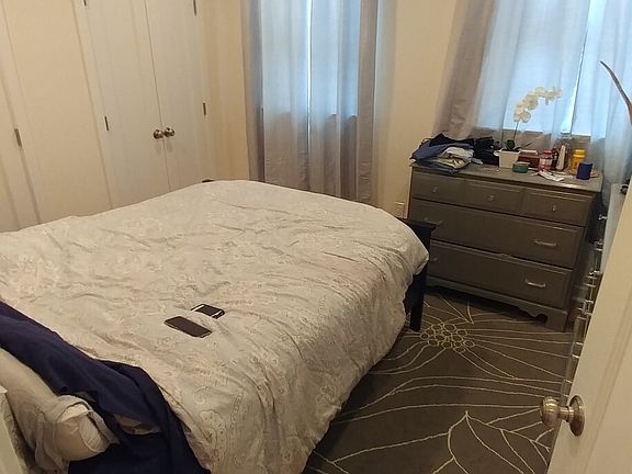 3rd image of 1904 W Girard Ave APT 2R