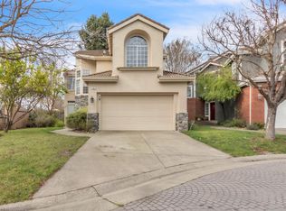 16 Arrowhead Court, Petaluma, CA 94954