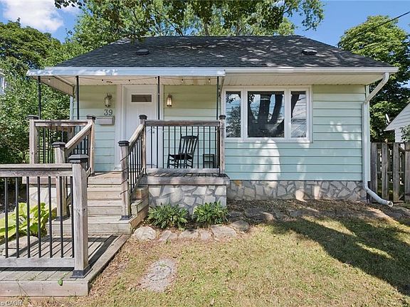 3rd image of 39 Ridgewood Ave