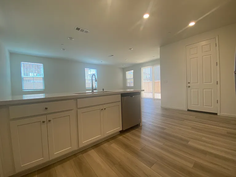 564 Spalding Way — Photo 8