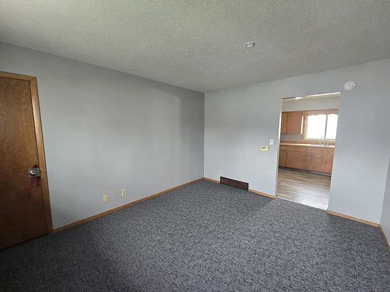 811 W 3rd St #8 — Photo 10