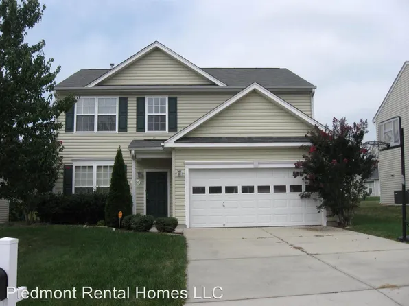 3656 Village Springs Dr, High Point, NC 27265