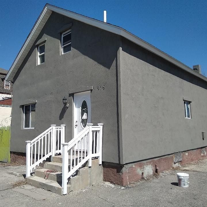 1st image of 215 Valley St