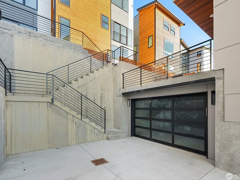 5246 23rd Ave SW — Photo 3