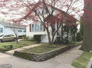 26 Rutherglen Ave, Providence, RI 02907