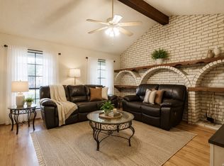 1107 E San Antonio St, Pearsall, TX 78061