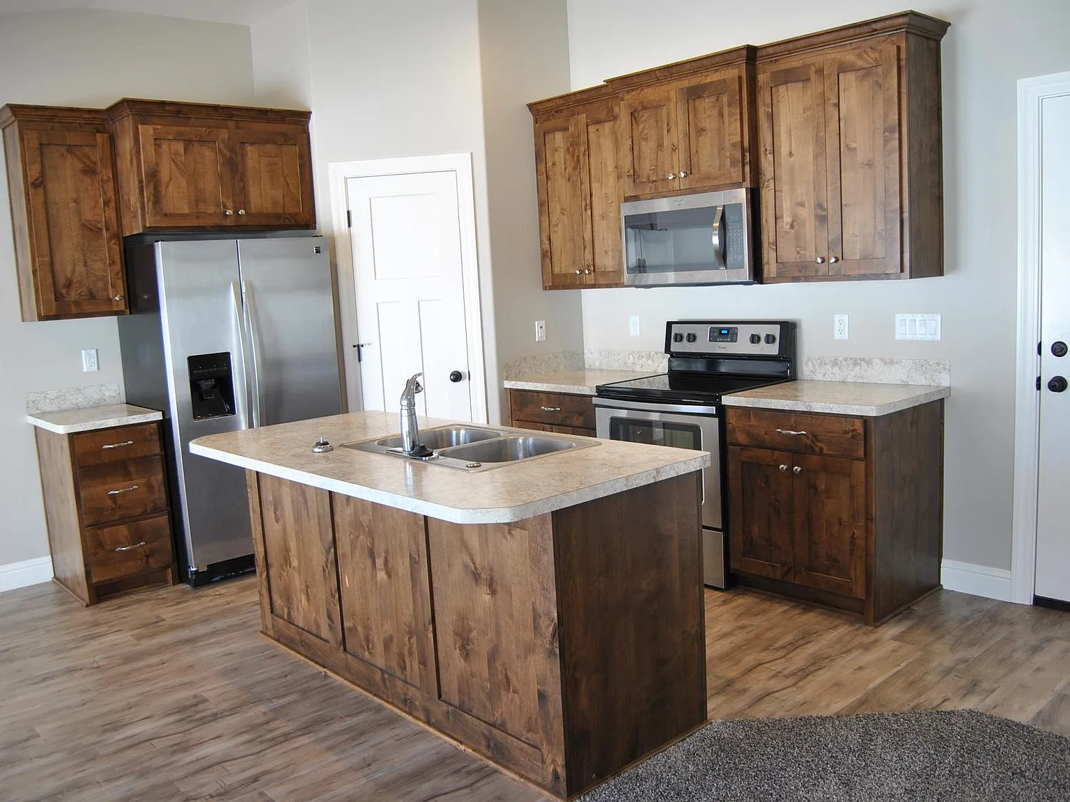 3 bed, 1300 sqft, $1,825 — Photo 2
