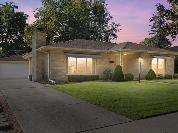 800 Echo LANE, Racine, WI 53406