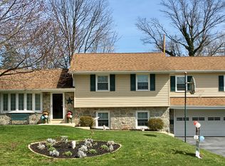 107 Old Airport Rd, Douglassville, PA 19518