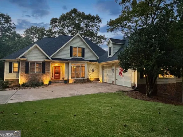 568 Cherokee Dr S, Waleska, GA 30183