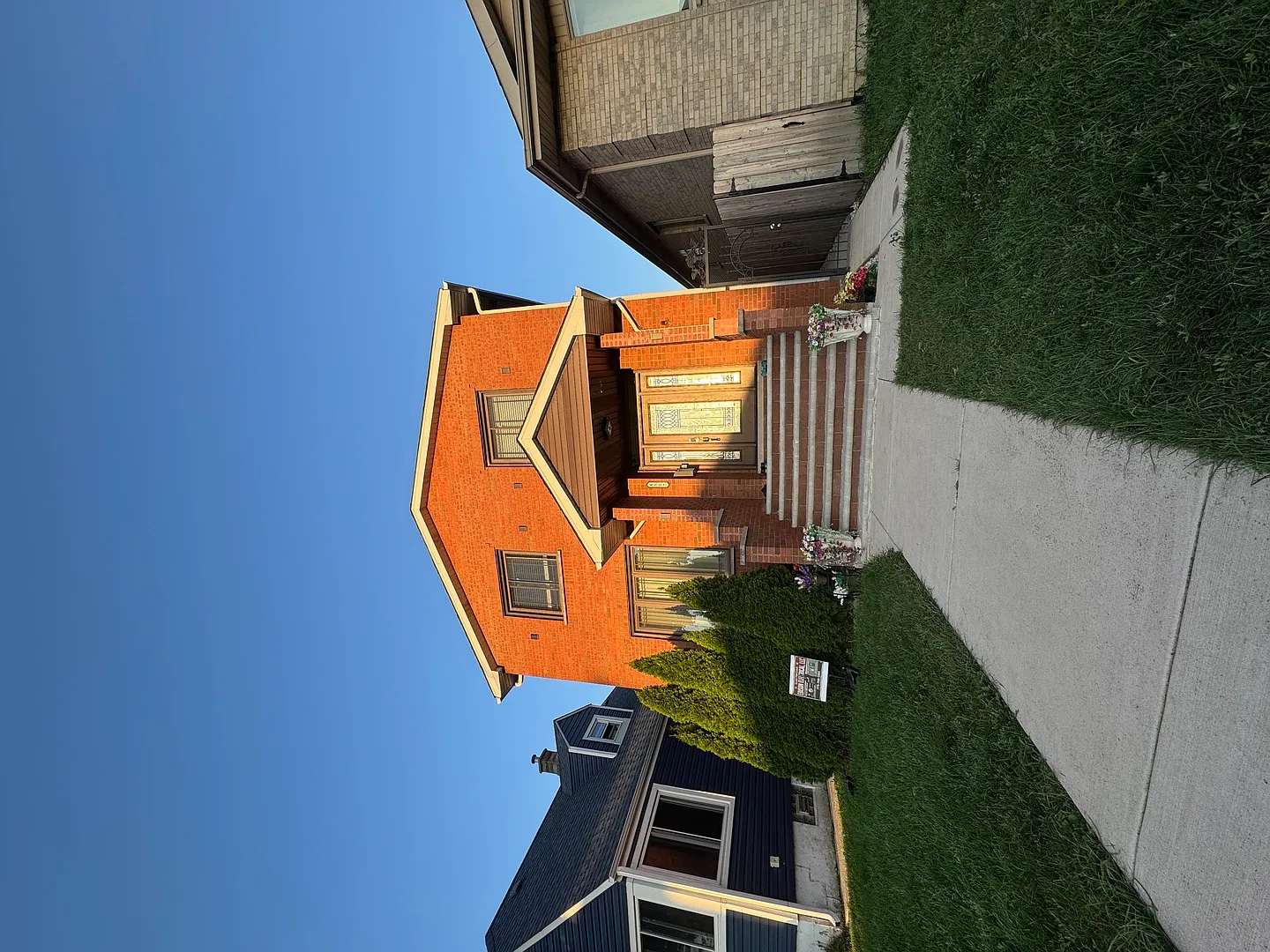 3 bed, 3.5 bath, 2800 sqft, $9,000 — Photo 1