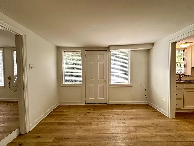 4507 Woodlawn — Photo 12