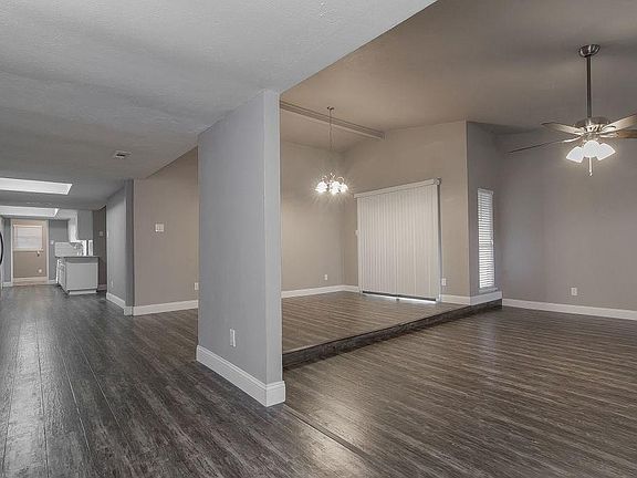 3rd image of 921 Grand Teton Dr